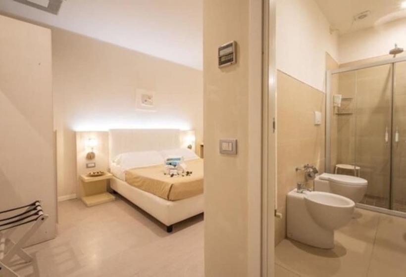 اتاق استاندارد چهار تخته, Ferretti Beach
