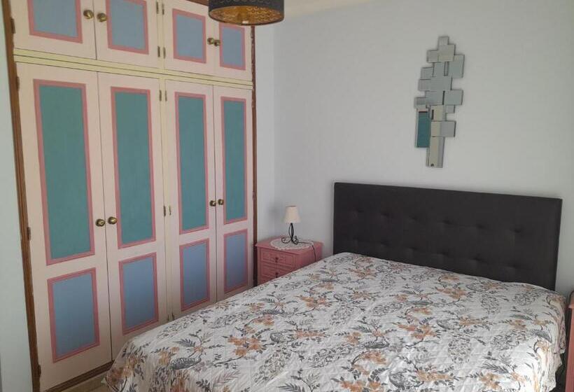 Апартаменты 2 спальни Вид на Бассейн, Residence 1000 Roses