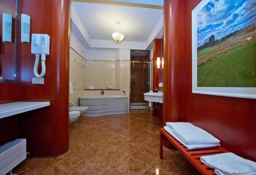 Полулюкс, Golf Hotel Cavaglià