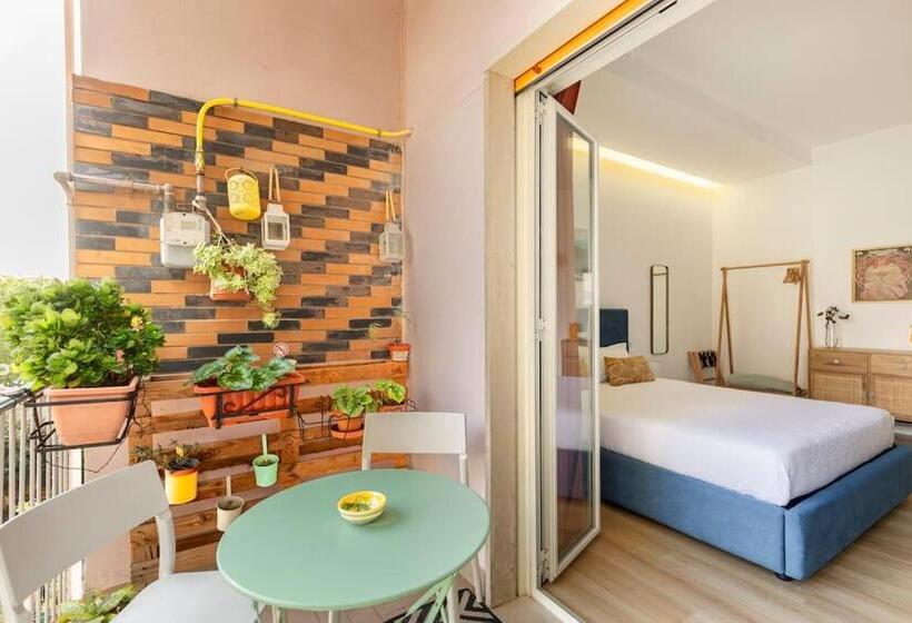带阳台的豪华间, Tufo Giallo Rooms