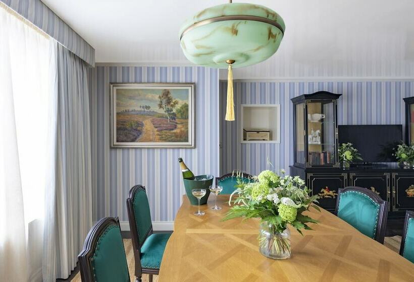 Пентхаус Люкс, Graduate By Hilton Cambridge