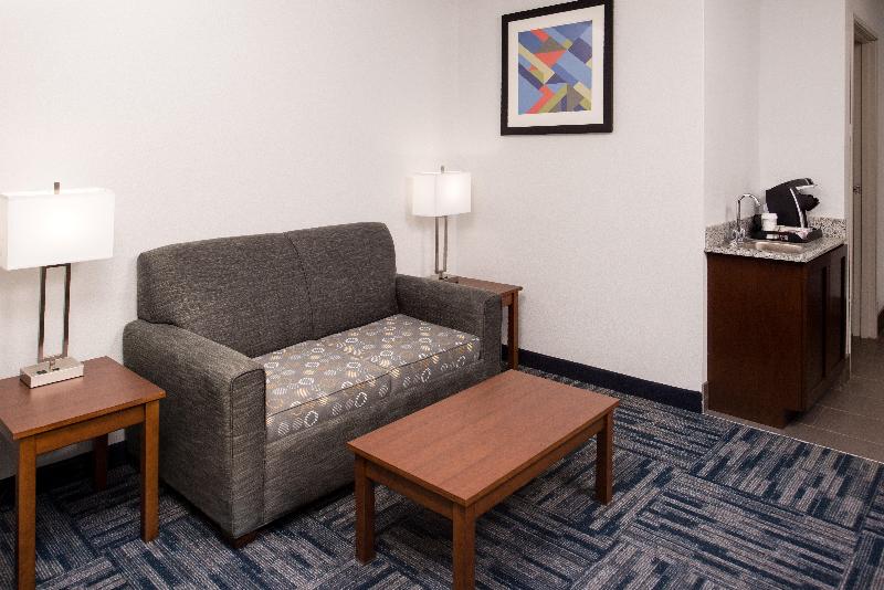 스위트 킹사이즈 침대, Holiday Inn Express & Suites Alamogordo Highway 54/70, An Ihg