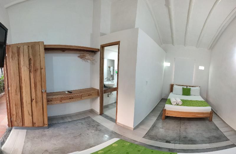 اتاق استاندارد سه نفره, Sansiraka