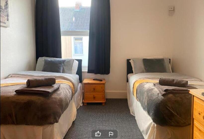 Номер Стандарт Совместная Ванная, Tudor Lodge  Redcar Beach