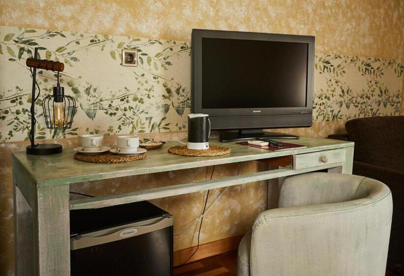Номер Deluxe, El Mirlo Blanco