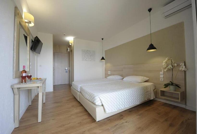 اتاق سه نفره سوپریور با چشم‌انداز دریا, Evia Riviera Resort