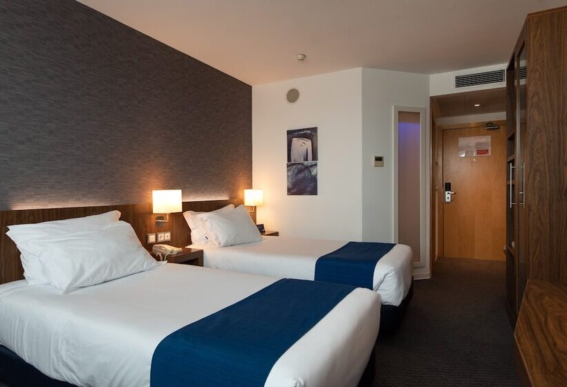 اتاق استاندارد, Holiday Inn Express Lisbon Airport, An Ihg