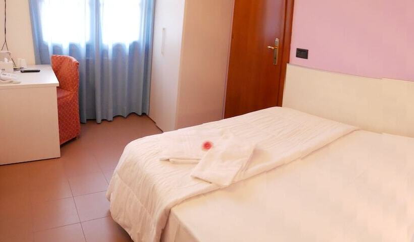 Habitación Familiar, Il Castello