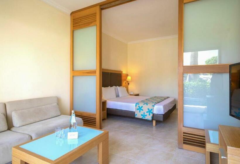 Семейный Номер, Sol Cosmopolitan Rhodes