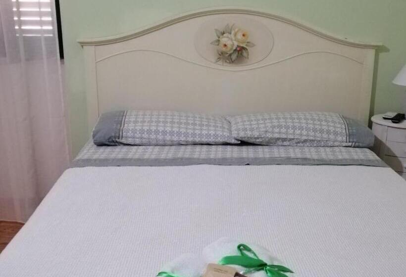 スタンダードルーム, B&b Alòs