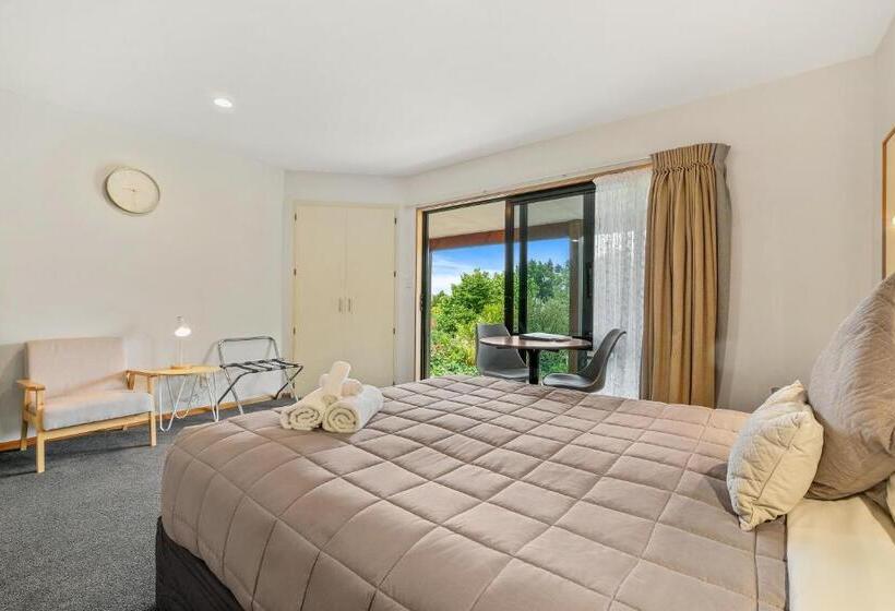 إستوديو قياسى, Alpine Garden Motel