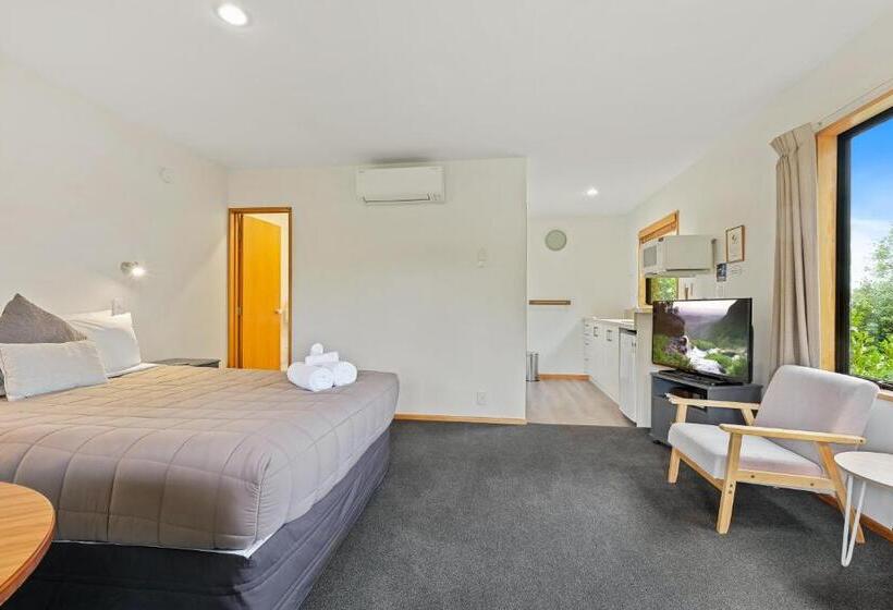 إستوديو قياسى, Alpine Garden Motel