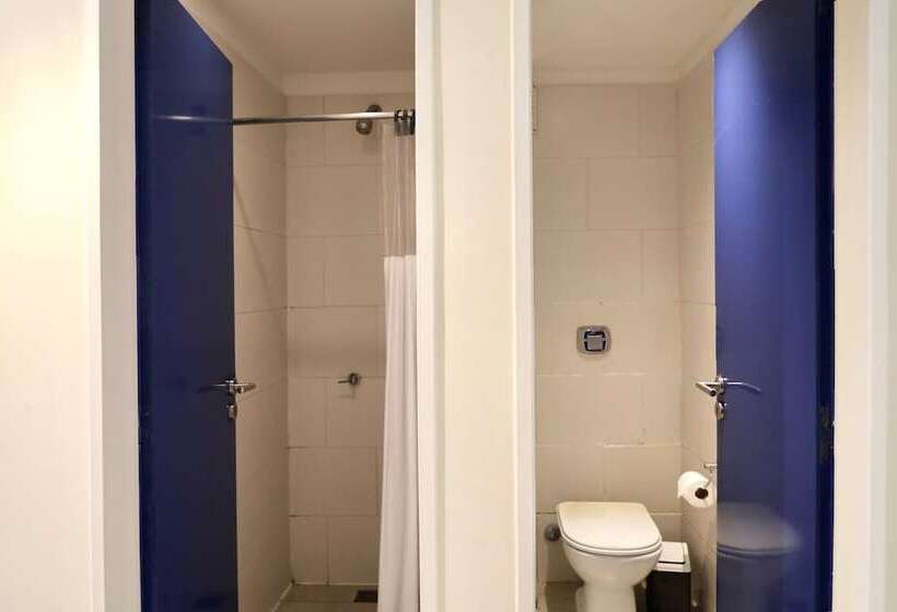 تختخواب در اتاق مشترک, America Del Sur Hostel Buenos Aires