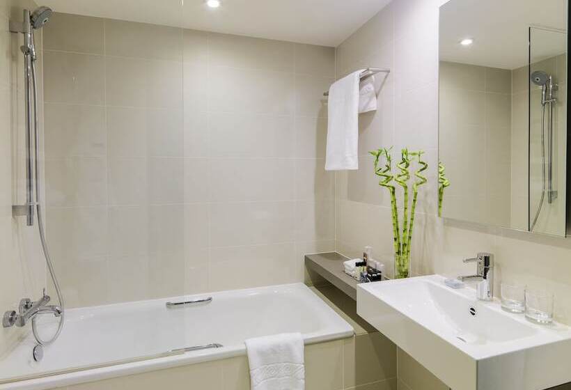 Номер Deluxe, H10 London Waterloo