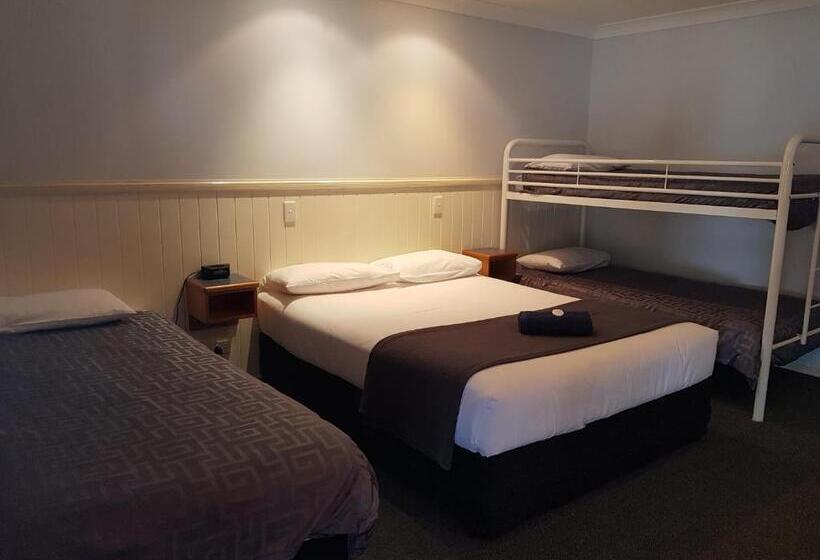 Семейный Номер, Dirranbandi Motor Inn