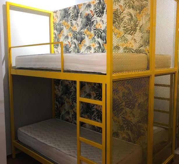 Кровать в Общей Комнате, H Hostel Friendly Accommodation