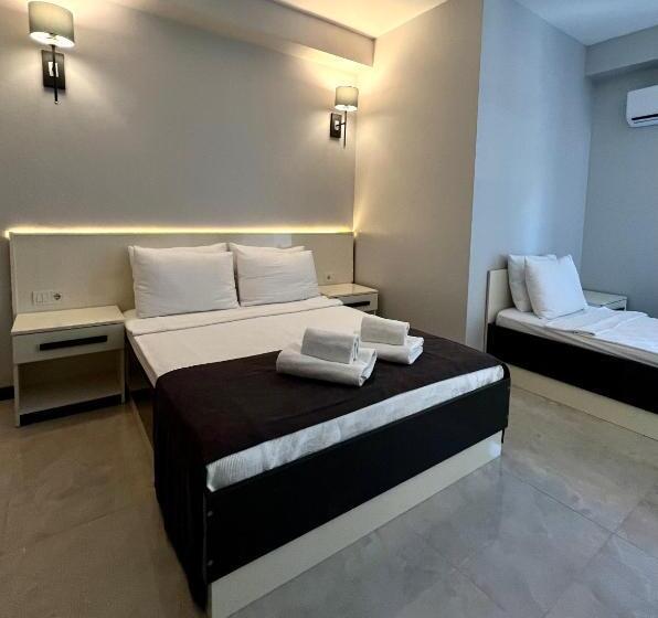 Трехместный Номер Стандарт с Балконом, Otel Beyaz İnci