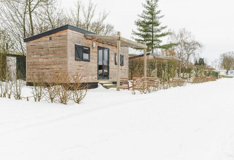 스탠다드 스튜디오, Tiny House 4 People