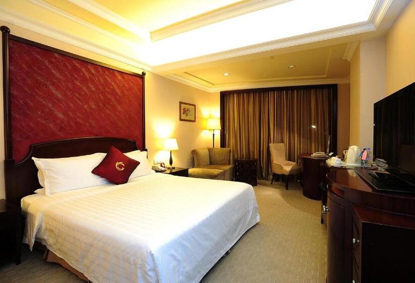 Номер Deluxe, The Royal Marina Plaza Hotel Guangzhou
