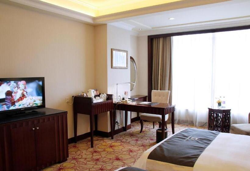 Номер Deluxe, The Royal Marina Plaza Hotel Guangzhou