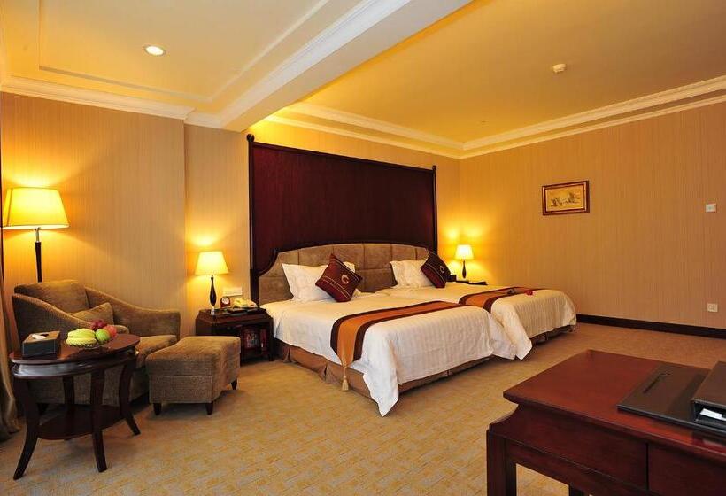 Номер Executive, The Royal Marina Plaza Hotel Guangzhou