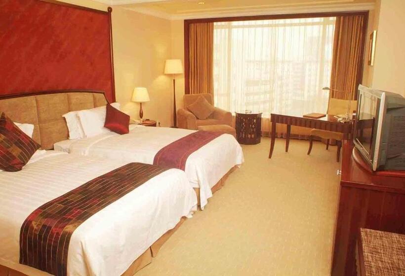 Номер Superior, The Royal Marina Plaza Hotel Guangzhou