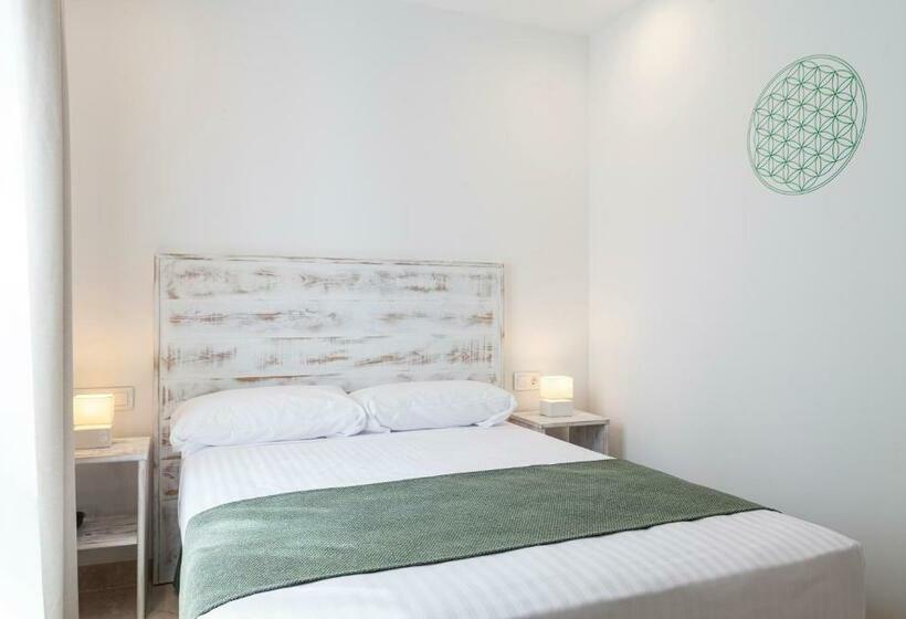Номер Стандарт, Ad Hoc Vitae Retreats & Health Only Adults