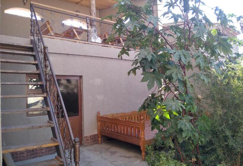 اتاق استاندارد با چشم‌انداز شهر, Guest House Art Postindoz