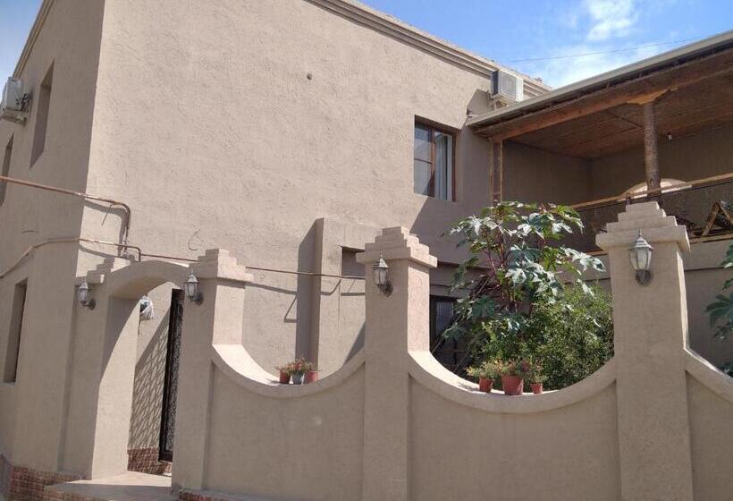اتاق استاندارد با چشم‌انداز شهر, Guest House Art Postindoz