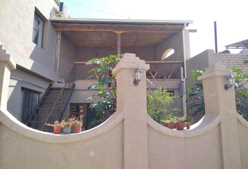 اتاق استاندارد با چشم‌انداز شهر, Guest House Art Postindoz