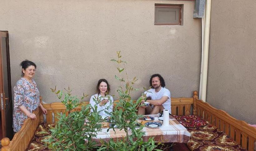 اتاق استاندارد با چشم‌انداز شهر, Guest House Art Postindoz
