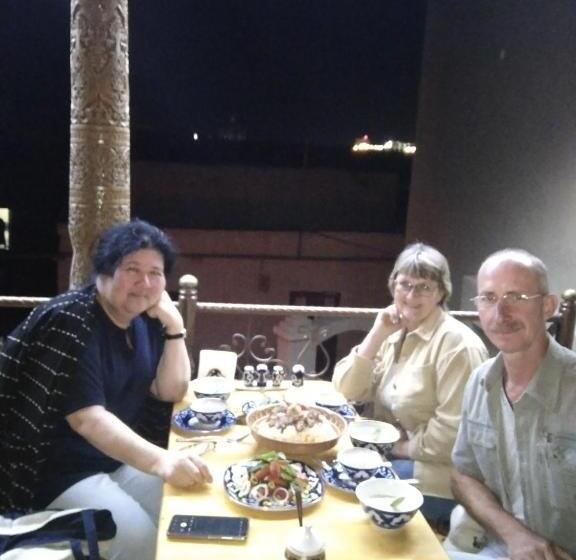 اتاق استاندارد با چشم‌انداز شهر, Guest House Art Postindoz