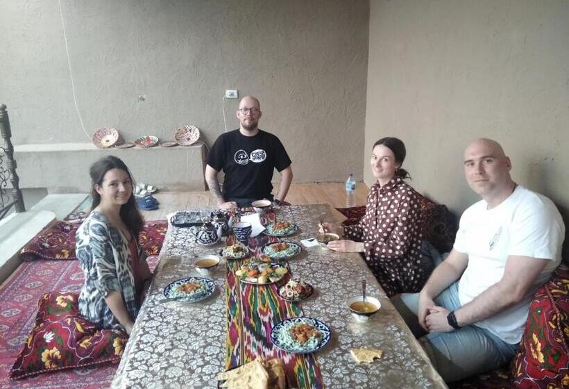 اتاق استاندارد با چشم‌انداز شهر, Guest House Art Postindoz