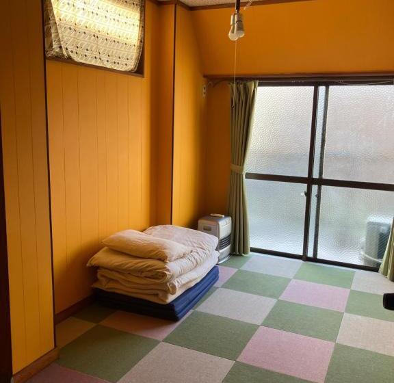 Quarto Economy, 尾道ゲストハウス シータ村
