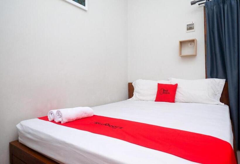 Номер Стандарт, Reddoorz Syariah Near Pascasarjana Ugm 3