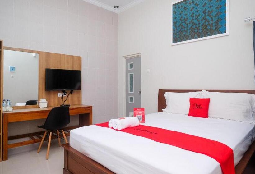 Номер Deluxe, Reddoorz Syariah Near Pascasarjana Ugm 3