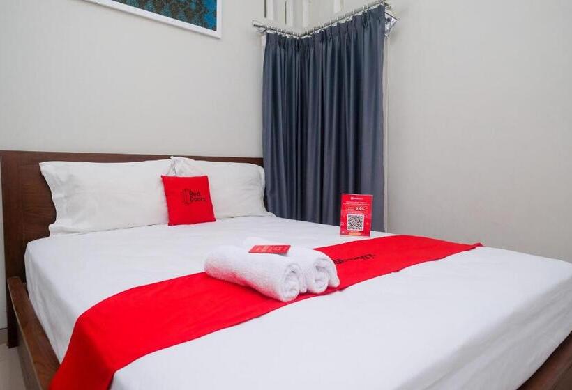 Номер Deluxe, Reddoorz Syariah Near Pascasarjana Ugm 3