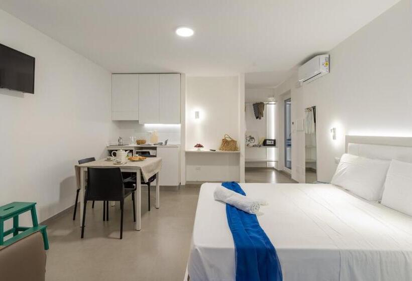استودیوی استاندارد با چشم‌انداز دریا, Smeraldo Residence