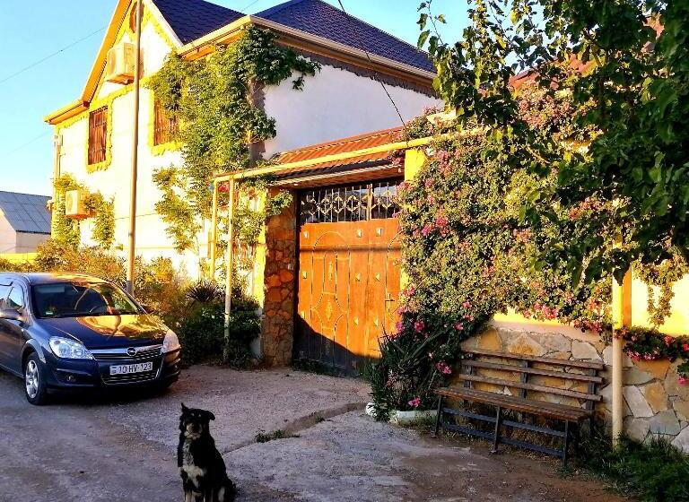 舒适三人间, Baku Black Mountain Guest House