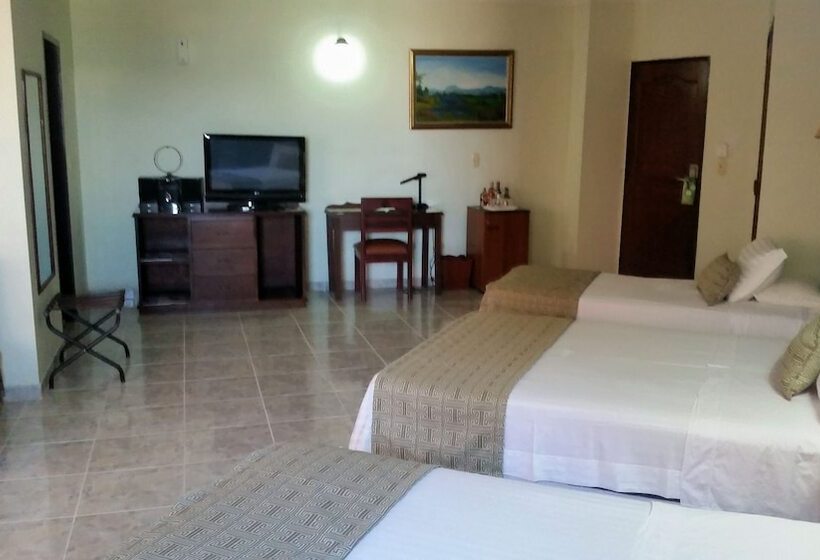 اتاق استاندارد سه نفره, Casa Morales Hotel Internacional Y Centro De Convenciones