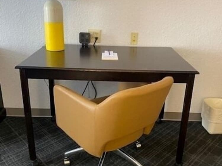 장애인을 위한 스위트, Comfort Suites Salemroanoke I81