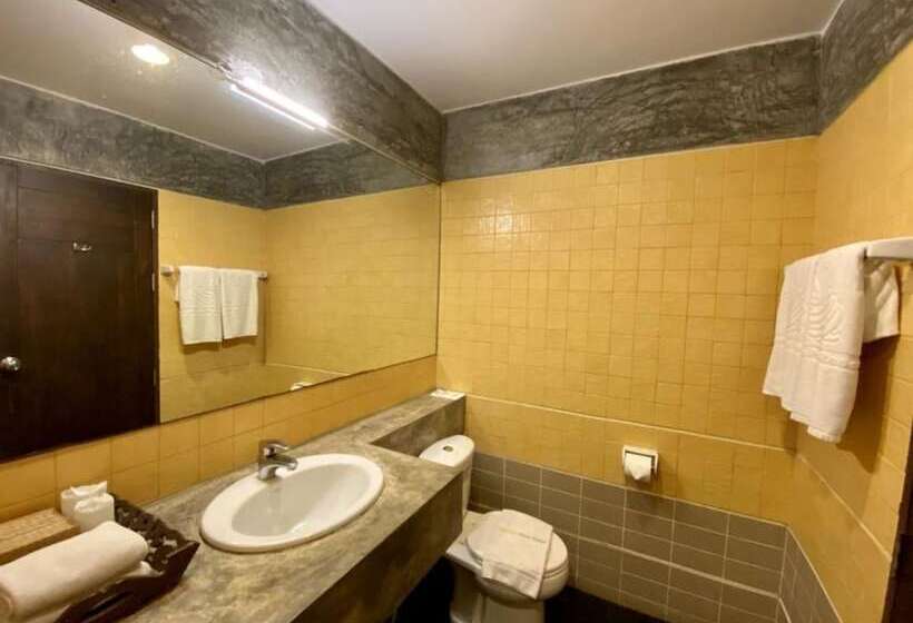 اتاق لوکس با چشم‌انداز دریا, Golden Pine Beach Resort