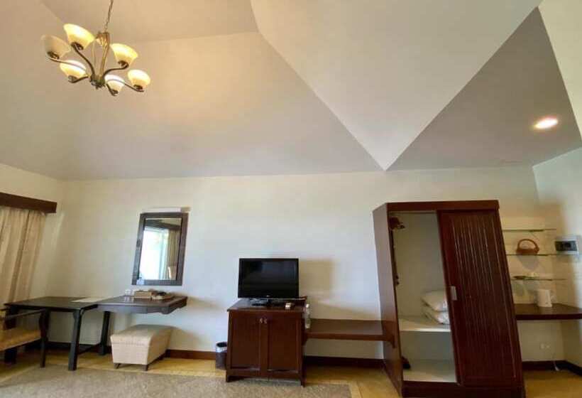 اتاق لوکس با چشم‌انداز دریا, Golden Pine Beach Resort