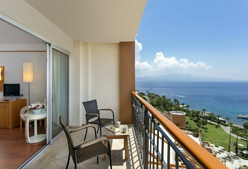 اتاق لوکس, Kefaluka Resort