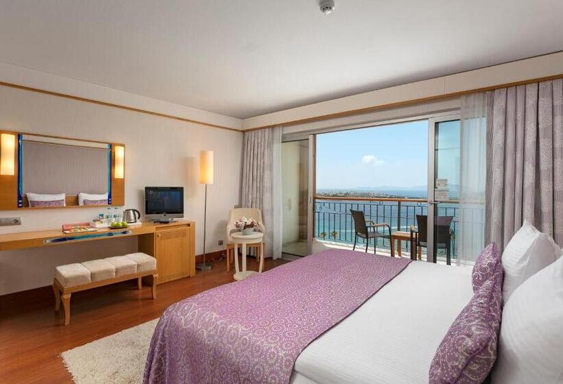 اتاق لوکس, Kefaluka Resort