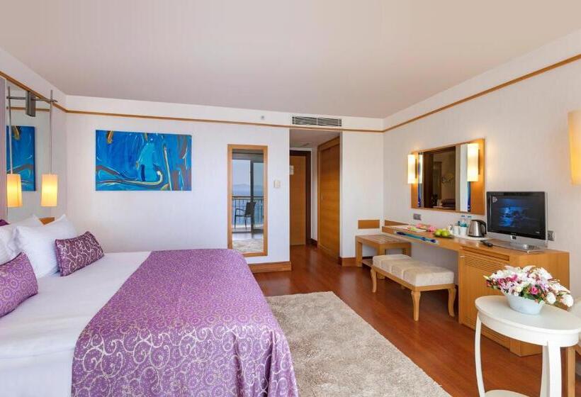 اتاق لوکس, Kefaluka Resort