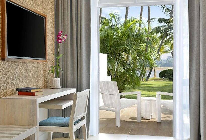 Номер Deluxe Вид на Озеро, Avani Kalutara Resort