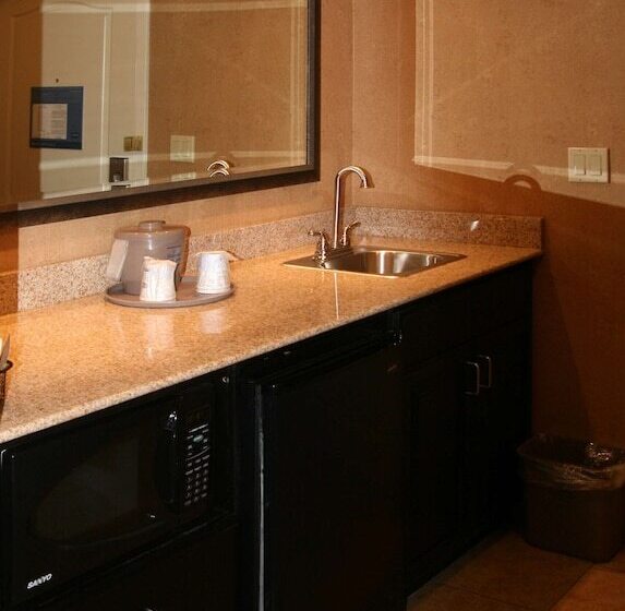 套房, Hampton Inn & Suites Barstow
