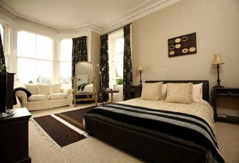Классический Номер, Yann's At Glenearn House