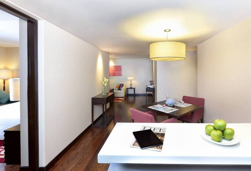 سوییت لوکس, Sathorn Vista Bangkok  Marriott Executive Apartments